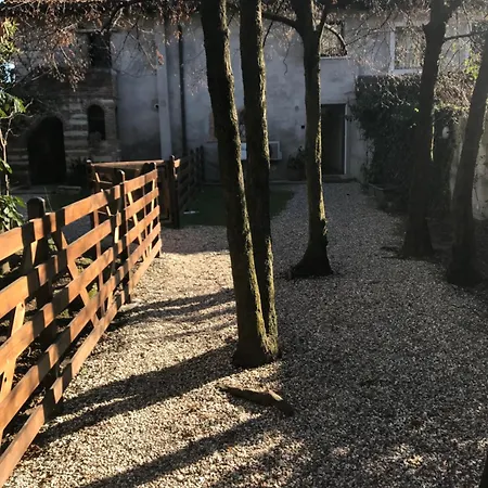 Corte Roveggia - Bilocale Dali Lägenhet