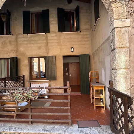 Corte Roveggia - Bilocale Dali Apartamento Verona